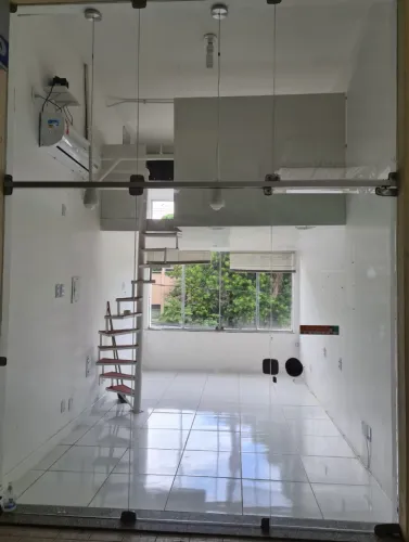 Vende-se Loja