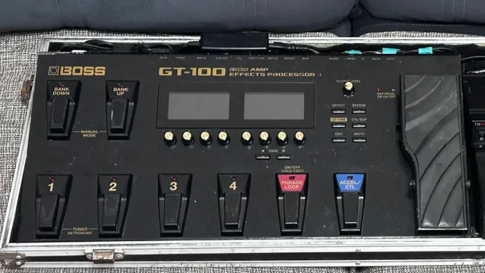 Boss GT100