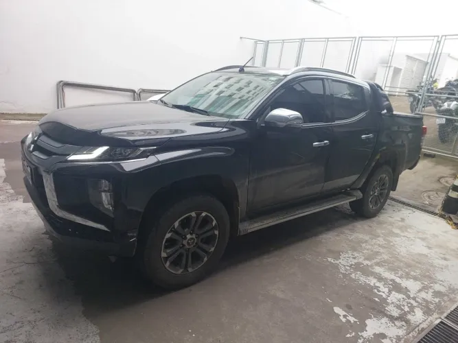 Mitsubishi L200 Triton Sport HPE-S 2.4 CD Dies. AUT 2021