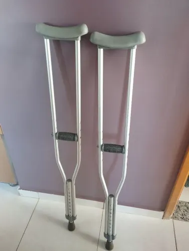 Vende o PAR muletas