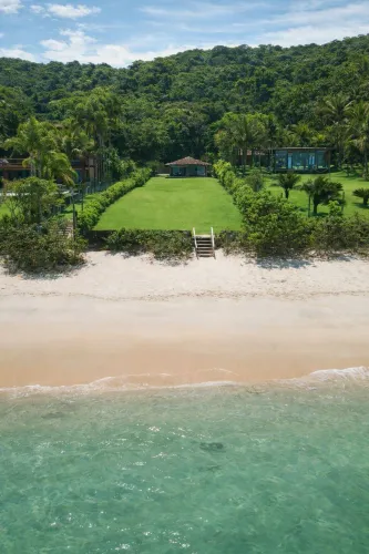 Casa à Venda na Praia Brava do sul pé na areia em Ubatuba