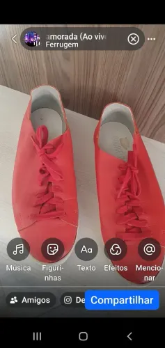 Tênis masculino vermelho