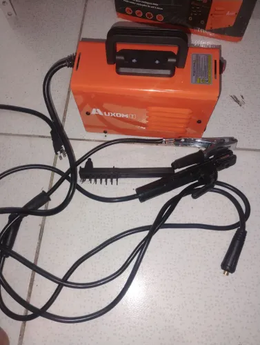 Máquina de solda nova zerada completa 220 VT e 110 VT aceitamos cartões de crédito e debit