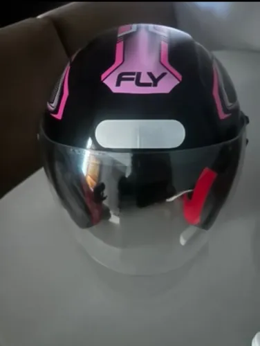 Capacete aberto