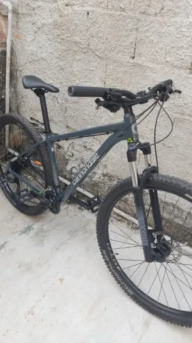 Bike Cannondale (aro 29) tamanho (M) muito nova!