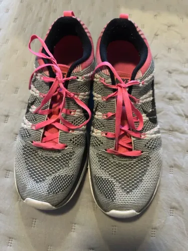 Tênis Nike feminino 