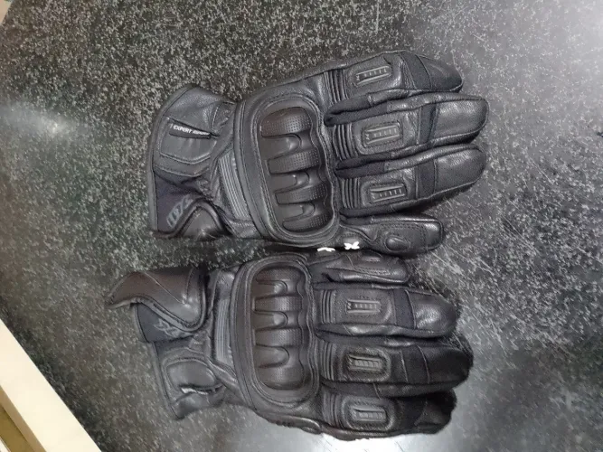 Vendo luvas de couro X11 impact