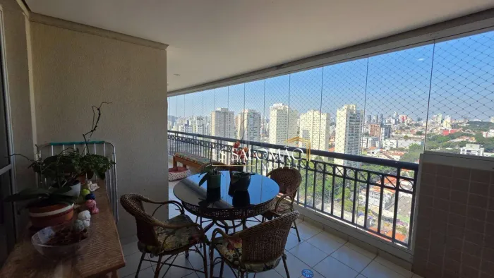 Luxo, conforto e exclusividade em um dos melhores condomínios clube da Vila Romana!