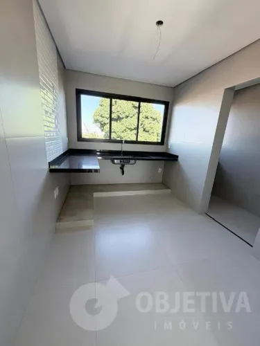 Apartamento à venda, 2 quartos, 1 suíte, 1 vaga, TIBERY - UBERLANDIA/MG