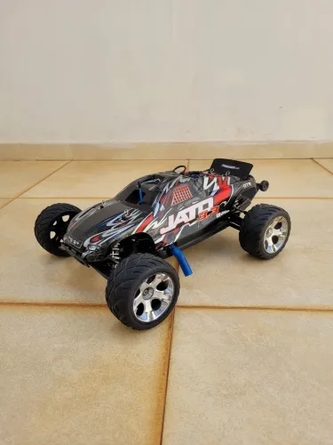 Automodelo Traxxas Jato 3.3 