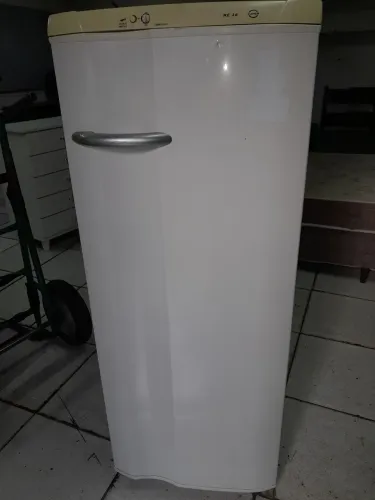 GELADEIRA ELECTROLUX PEQUENA 