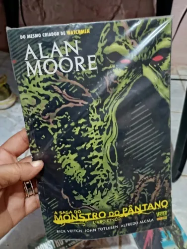Gibi Monstro do Pântano (Alan Moore)