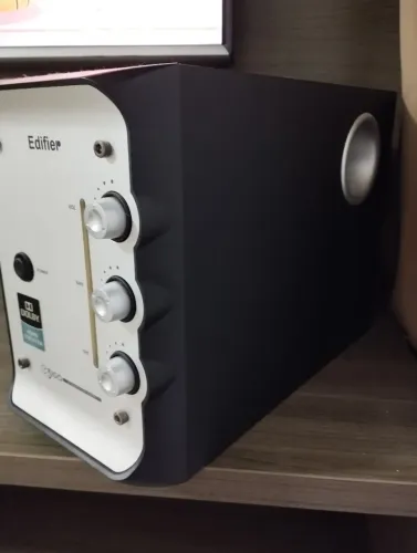 Monitor de áudio Edifier 2.1 com subwoofer