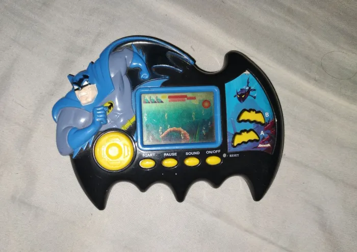 mini game portátil do Batman (DC Comics)