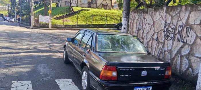 Chevrolet Monza GLS/ Hi-tech 2.0 EFI 2P E 4P (álcool) 1995