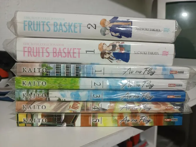 Mangás Fruits Basket e Ao no Flag