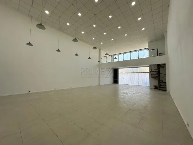 Ponto comercial para Locação no Bairro Jardim Petrópolis, Piracicaba: Um Espaço Funcional