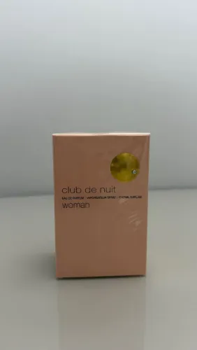 Perfume árabe club de nuit woman