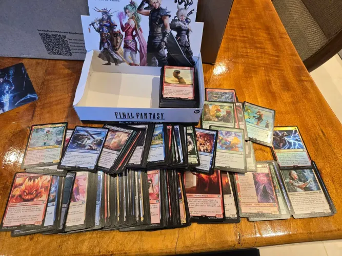 1000 cartas bulk final fantasy + caixa do chocobo bundle + contador de vida - mtg