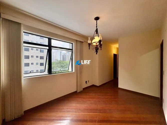 Edifício Veneza: apartamento com 3 quartos, 1 suíte e 1 vaga de garagem à venda no Lourdes