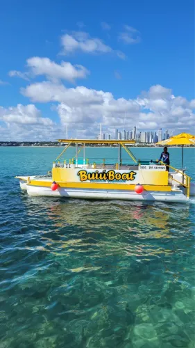Embarção catamarã