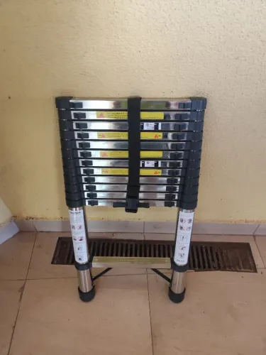 Escada telescópica e Fibra 