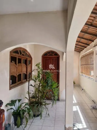 Casa com 3 quartos para alugar, 250 m² - Novo México - Vila Velha/ES