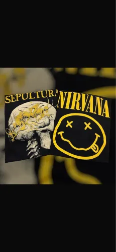Camisas de rock, bandas, animes.