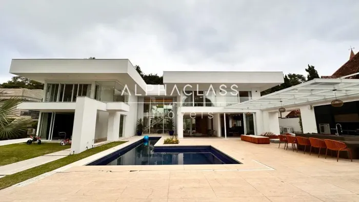 Excelente Casa para VENDA em Condomínio Fechado - Alphaville/Tamboré