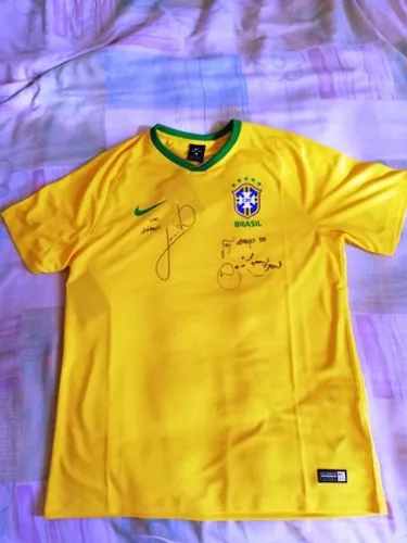 Camisa da Seleção Brasileira autografada pelos Pentacampeões Denilson e Juninho - NOVA