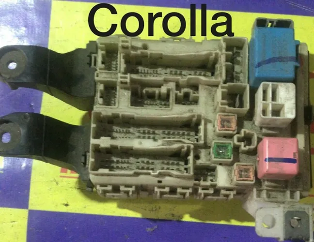 Caixa de fusível Corolla