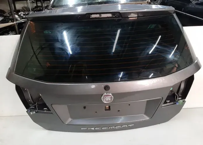 Tampa traseira FIAT Freemont 2013
