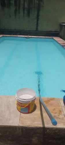 Limpeza e manutenção de piscina 