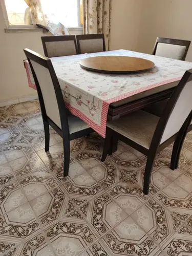 Vendo mesa 6 cadeiras,tampo de vidro preto