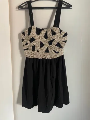 Vestido em pedraria