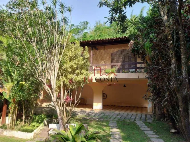 Casa em Associação com 3 quartos à venda, 204 m² por R$ 790.000 - Pendotiba - Niterói-Estu