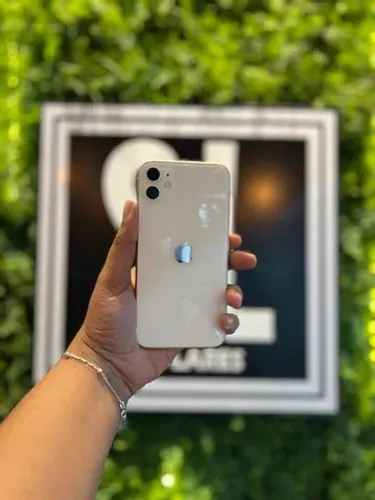 iPhone 11 64gb, branco semi novo