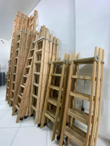 Escadas de Madeira e Alumínio - Construmad Materiais de Construção