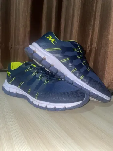Promoção Relâmpago! Tênis esportivo da marca MC,n42