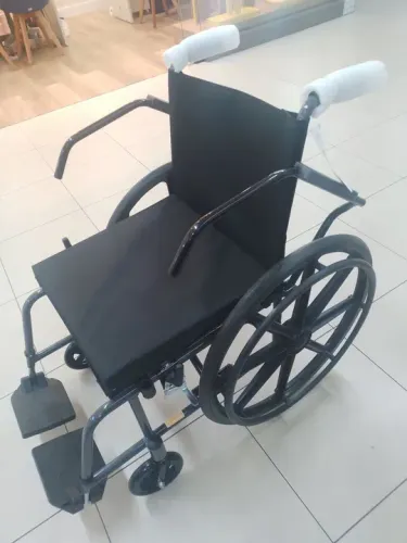Cadeira de rodas.