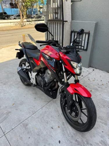 Honda CB300F Twister 