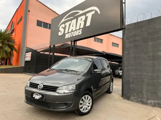 Volkswagen Fox 1.0 MI Total Flex 8V 5P 2013
