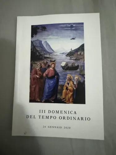 Lindo livro utilizado para celebrar a missa no Vaticano em 2020