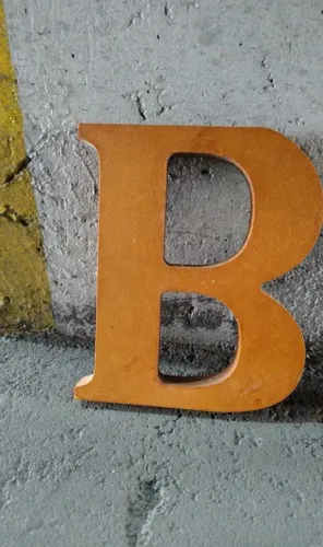 Letras MDF com verniz ( B, &, C , love ) conjunto ou individual