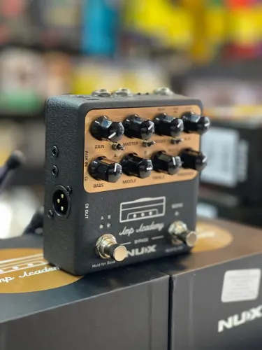 Pedal NUX Amp Academy Simulador de Amp