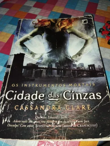Livro Cidade das cinzas