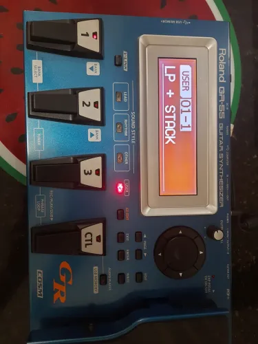 Roland GR-55 Guitar Synthesizer