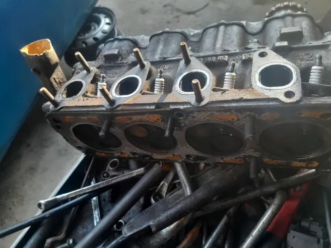 Cabeçote do motor do corsa