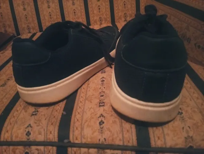 Tenis novo.