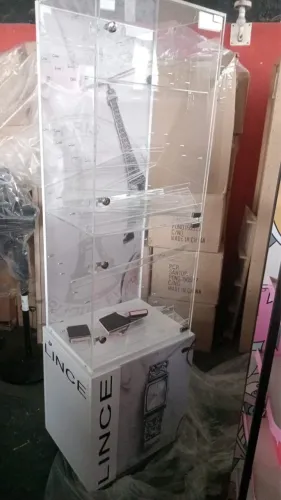 1 Expositor Torre para relógio 